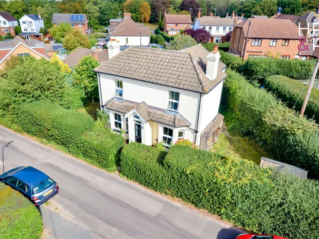 4 bed detached house for sale in Grove Road, Ash, Surrey GU12, £525,000