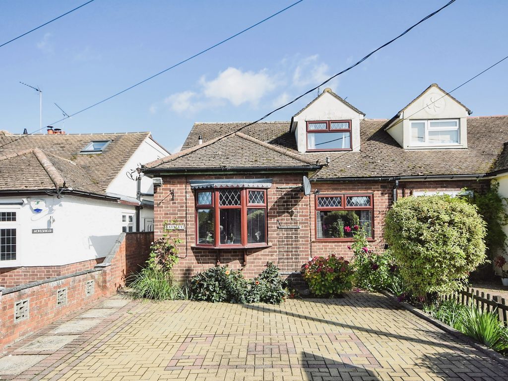 2 bed bungalow for sale in Ongar Road, Stondon Massey, Brentwood CM15, £425,000