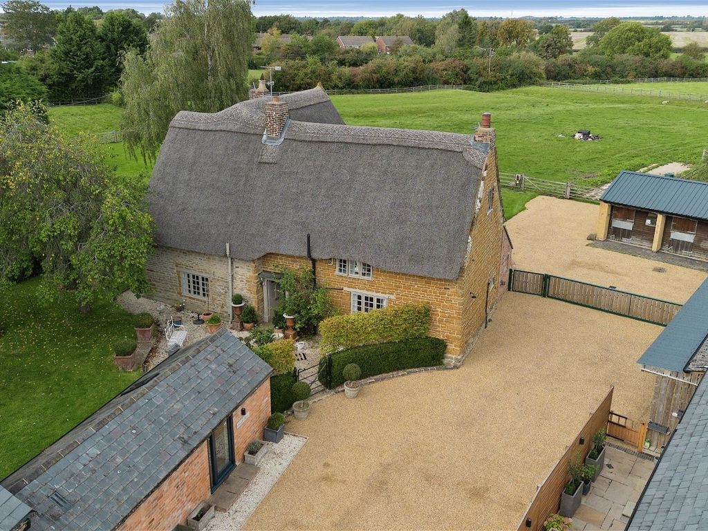 5 bed detached house for sale in Wards Lane, Yelvertoft, Northamptonshire NN6, £1,100,000