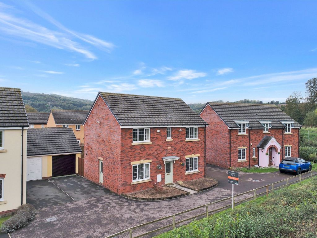 4 bed detached house for sale in Catherine Close, Monmouth, Monmouthshire NP25, £425,000