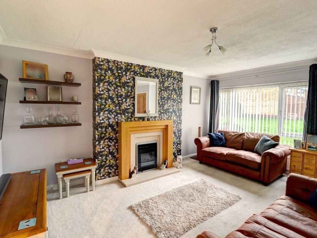 2 bed terraced house for sale in Brackley Road, Hazlemere, High Wycombe HP15, £375,000