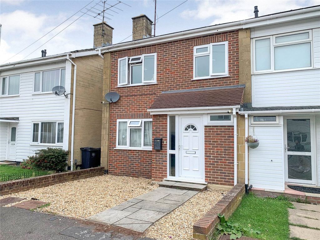 3 bed end terrace house for sale in Meadow Way, Theale, Reading, Berkshire RG7, £325,000