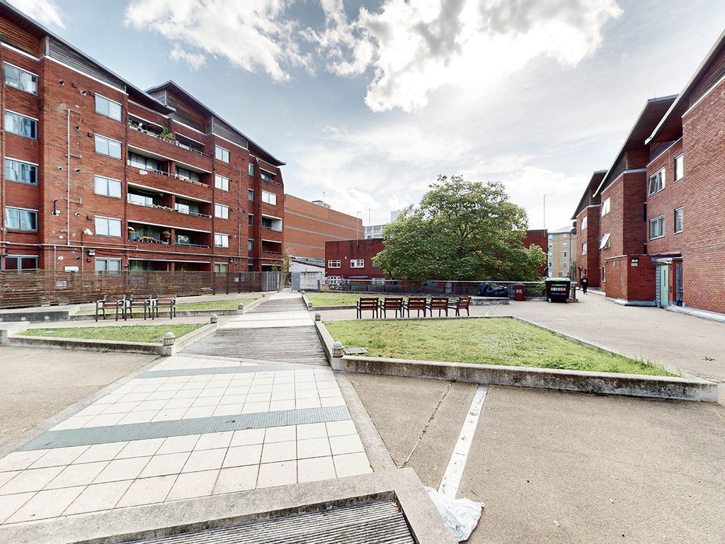 2 bed flat for sale in Hales Prior, Calshot Street, London N1, £575,000