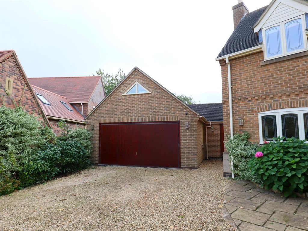 4 bed detached house to rent in Willow Close, Whissendine, Rutland LE15, £1,950 pcm