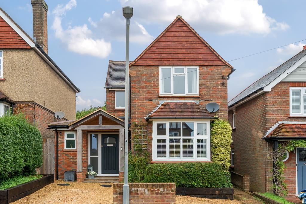 3 bed detached house for sale in Chesham, Buckinghamshire HP5, £750,000