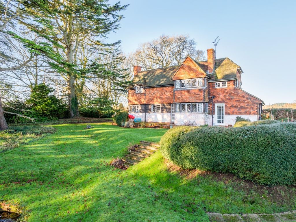 3 bed cottage to rent in Bix, Henley-On-Thames RG9, £2,500 pcm