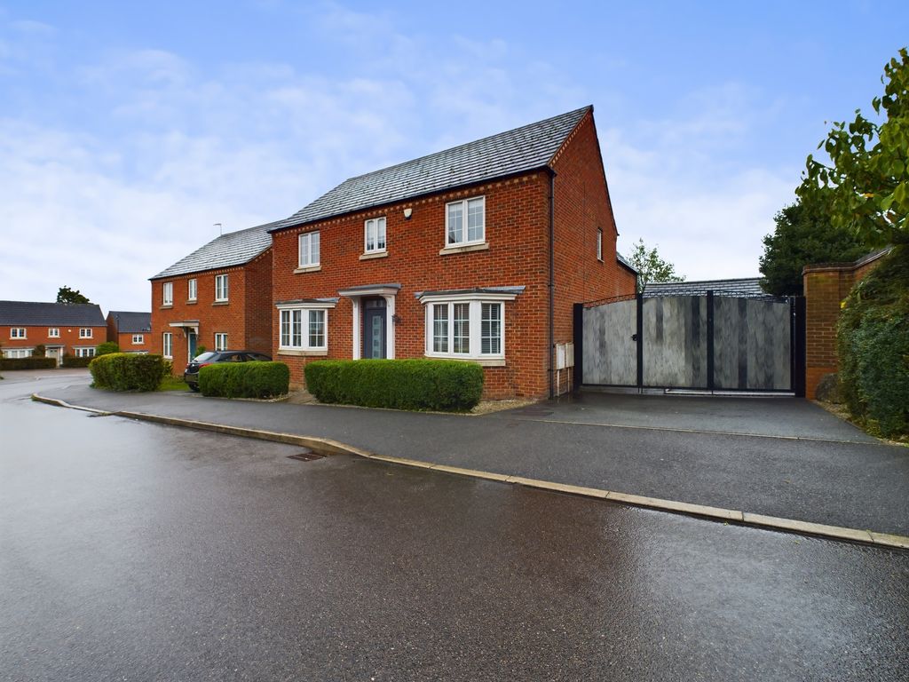 4 bed detached house for sale in Pippin Close, Selston, Nottingham NG16, £380,000