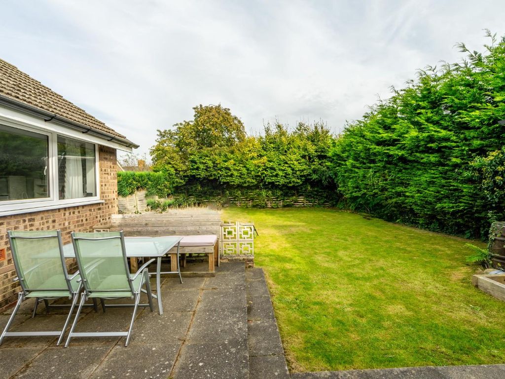 3 bed detached bungalow for sale in Valley View, Wheldrake, York YO19, £400,000