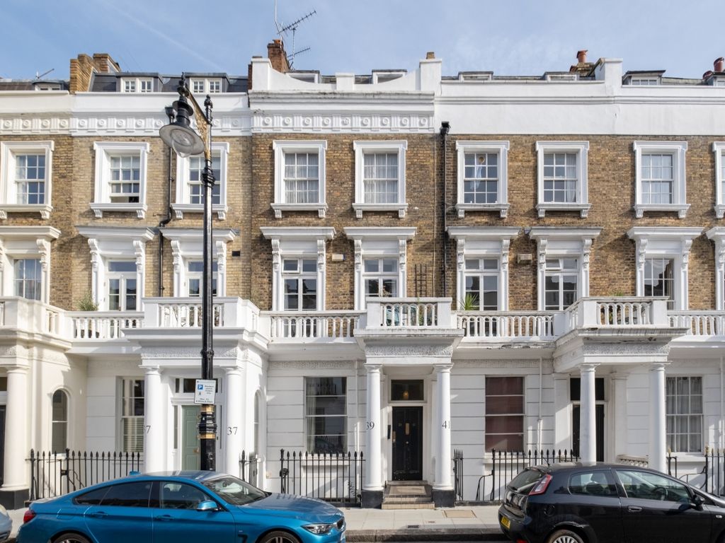 2 bed flat to rent in Alderney Street, London SW1V, £2,400 pcm