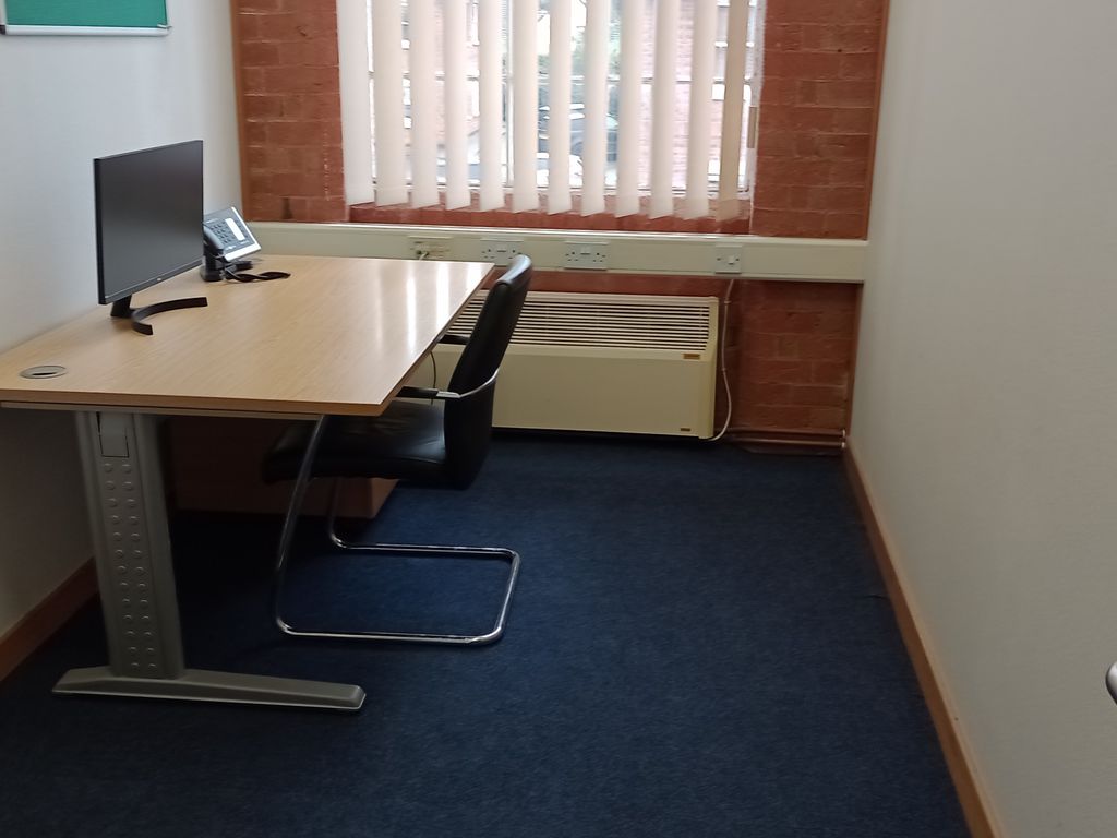 Serviced office to let in Station Road, Castle Donington DE74, £3,600 pa
