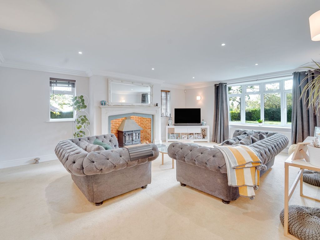 5 bed detached house for sale in Bury Close, Bury, Cambridgeshire. PE26, £730,000