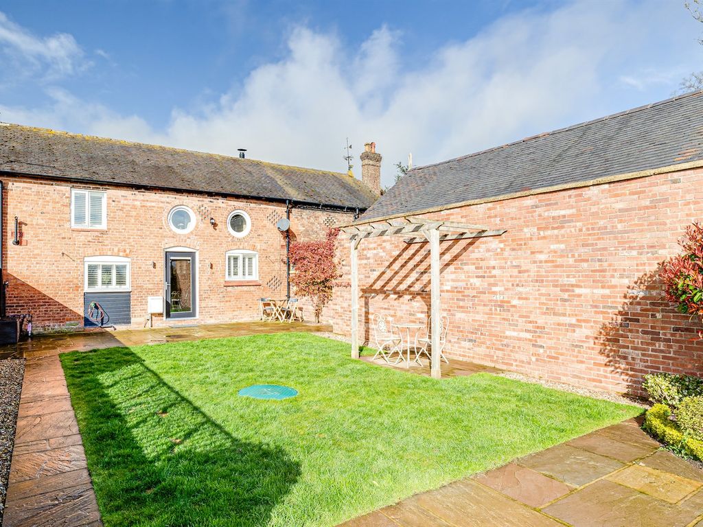 3 bed barn conversion for sale in Chorley Green Farm Barns/Chorley Green Farm, Chorley, Nantwich CW5, £375,000