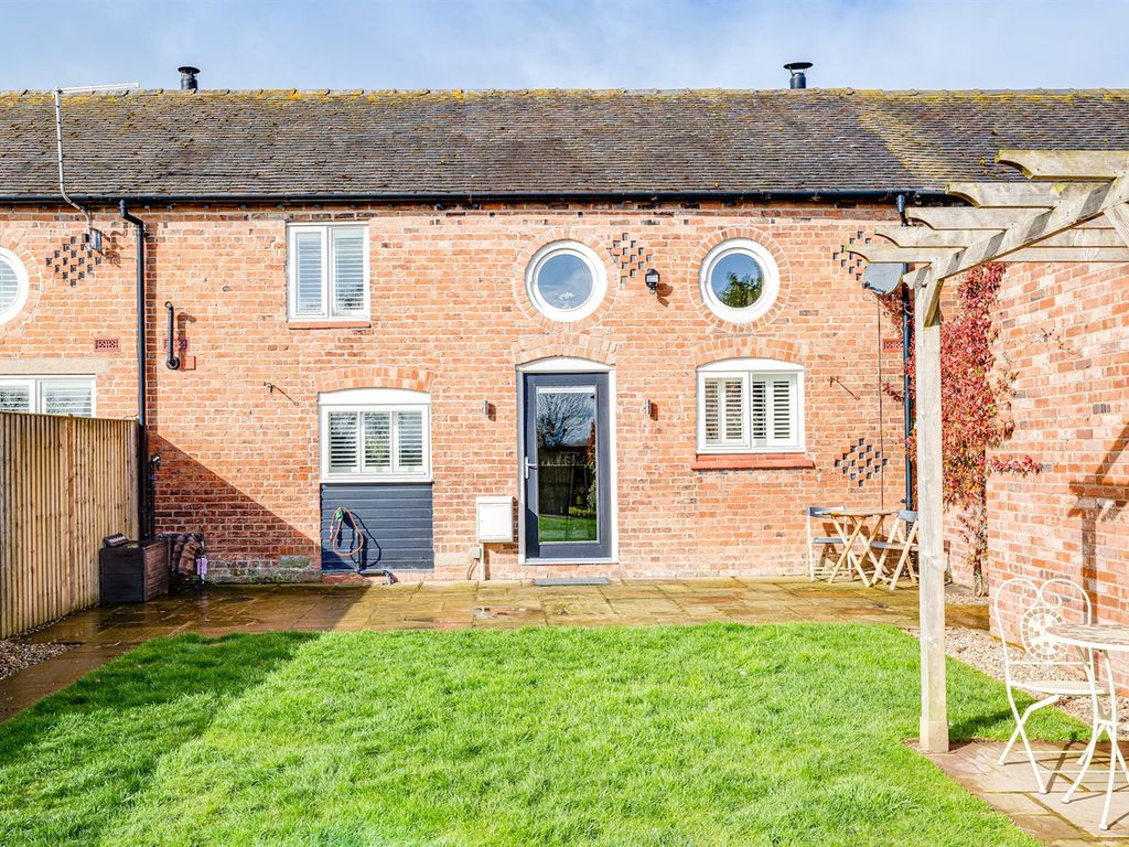 3 bed barn conversion for sale in Chorley Green Farm Barns/Chorley Green Farm, Chorley, Nantwich CW5, £375,000