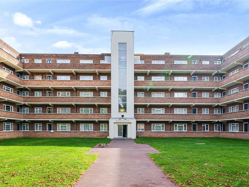 2 bed flat for sale in Anerley Park, London SE20, £350,000