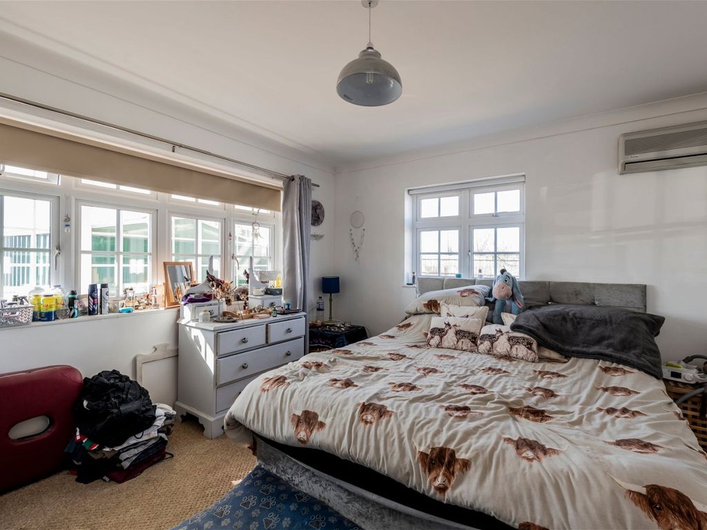 3 bed bungalow for sale in Cherrytrees, Willingham, Cambridgeshire Sat Nav CB24, £500,000