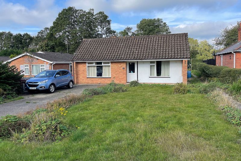 2 bed detached bungalow for sale in Foxhills Close, Ashurst, Southampton SO40, £550,000