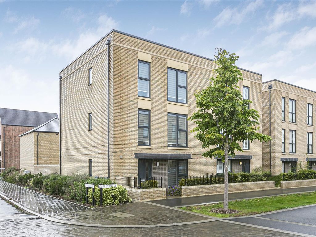 4 bed semi-detached house for sale in Osprey Drive, Trumpington, Cambridge CB2, £850,000