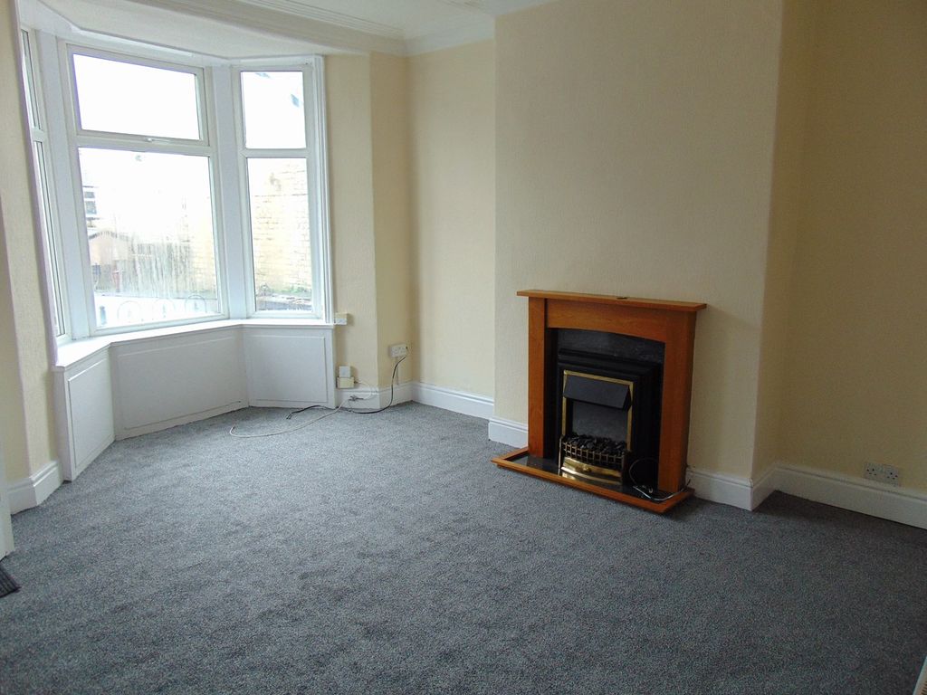 3 bed terraced house to rent in Oak Street, Colne BB8, £595 pcm