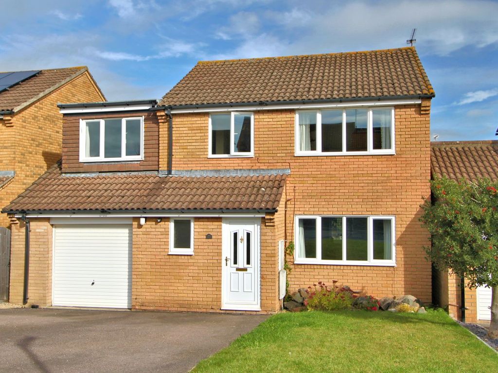4 bed detached house for sale in Swallow Park, Thornbury BS35, £450,000