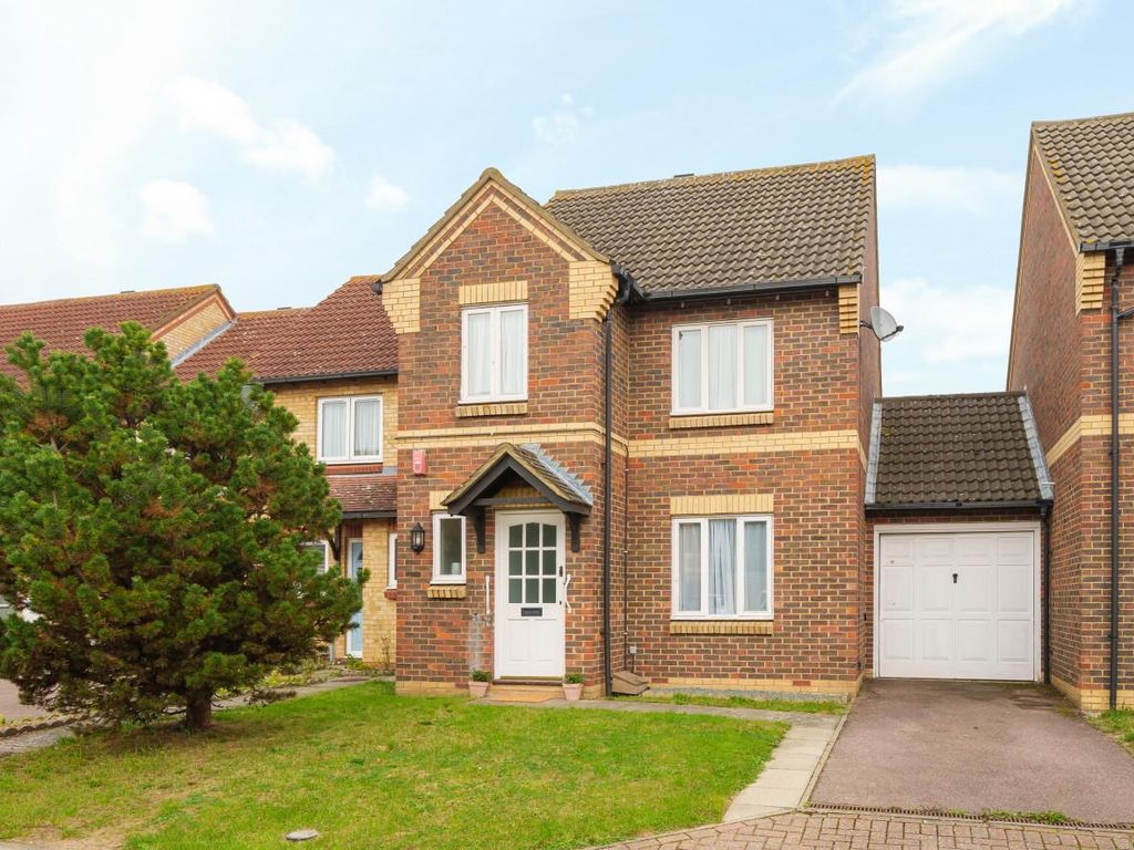 3 bed property for sale in Boxgrove Priory, Bedford MK41, £350,000