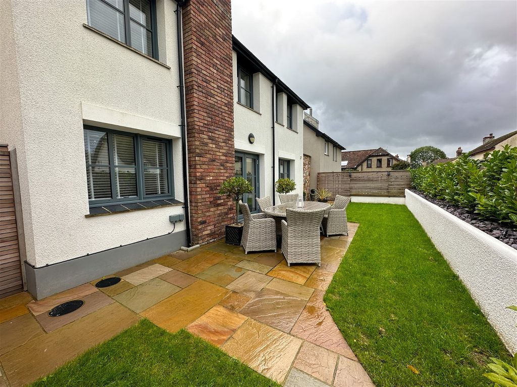 4 bed detached house for sale in Well Close, Kingsteignton, Newton Abbot TQ12, £525,000