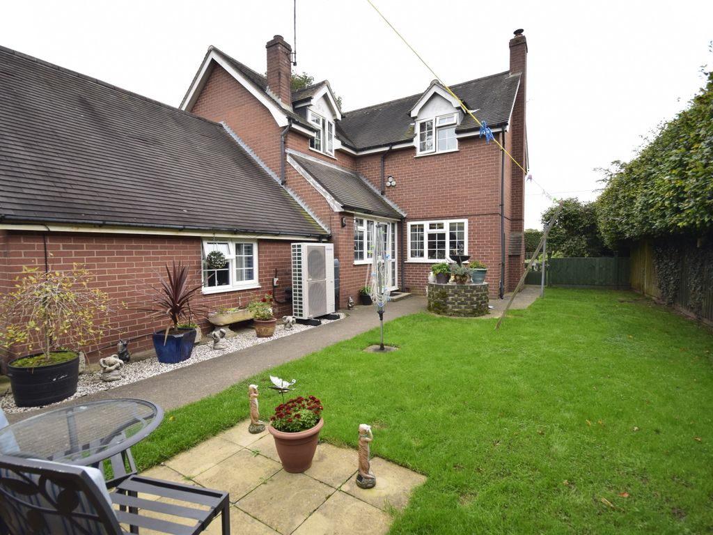 4 bed detached house for sale in Lower Heath, Prees, Whitchurch SY13, £395,000