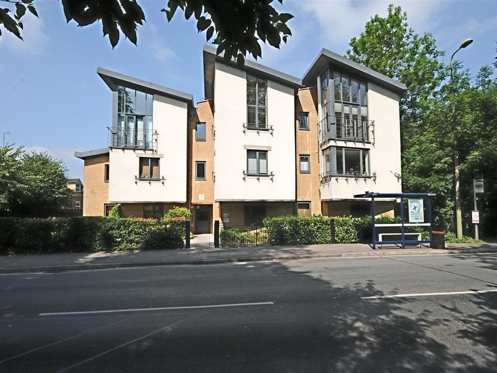 2 bed flat to rent in Marston Road, Oxford OX4, £1,700 pcm