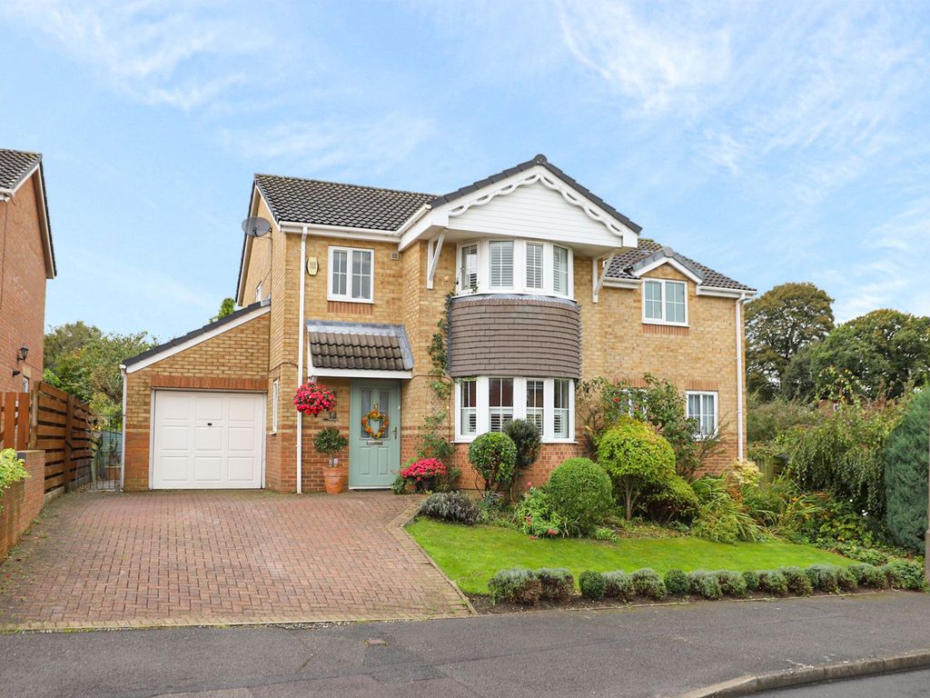 5 bed detached house for sale in Pond Lane, New Tupton S42, £499,950