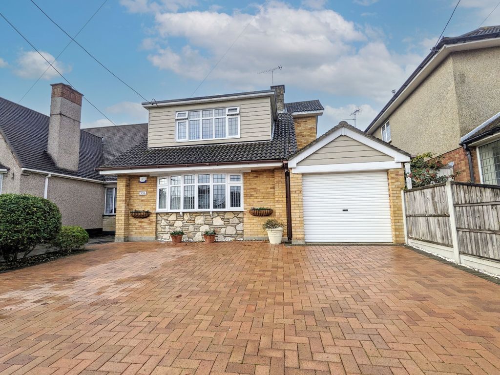 3 bed detached house for sale in Bilton Road, Hadleigh, Essex SS7, £645,000