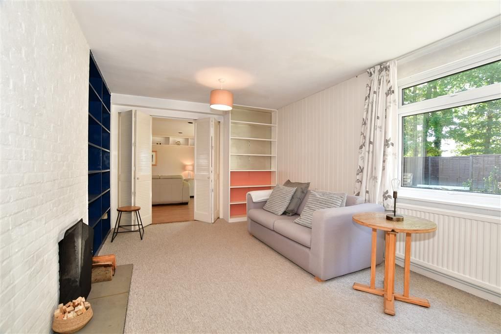 4 bed detached house for sale in Fettes Road, Cranleigh, Surrey GU6, £475,000