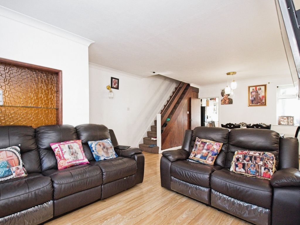 3 bed terraced house for sale in Northumberland Park, Erith DA8, £395,000