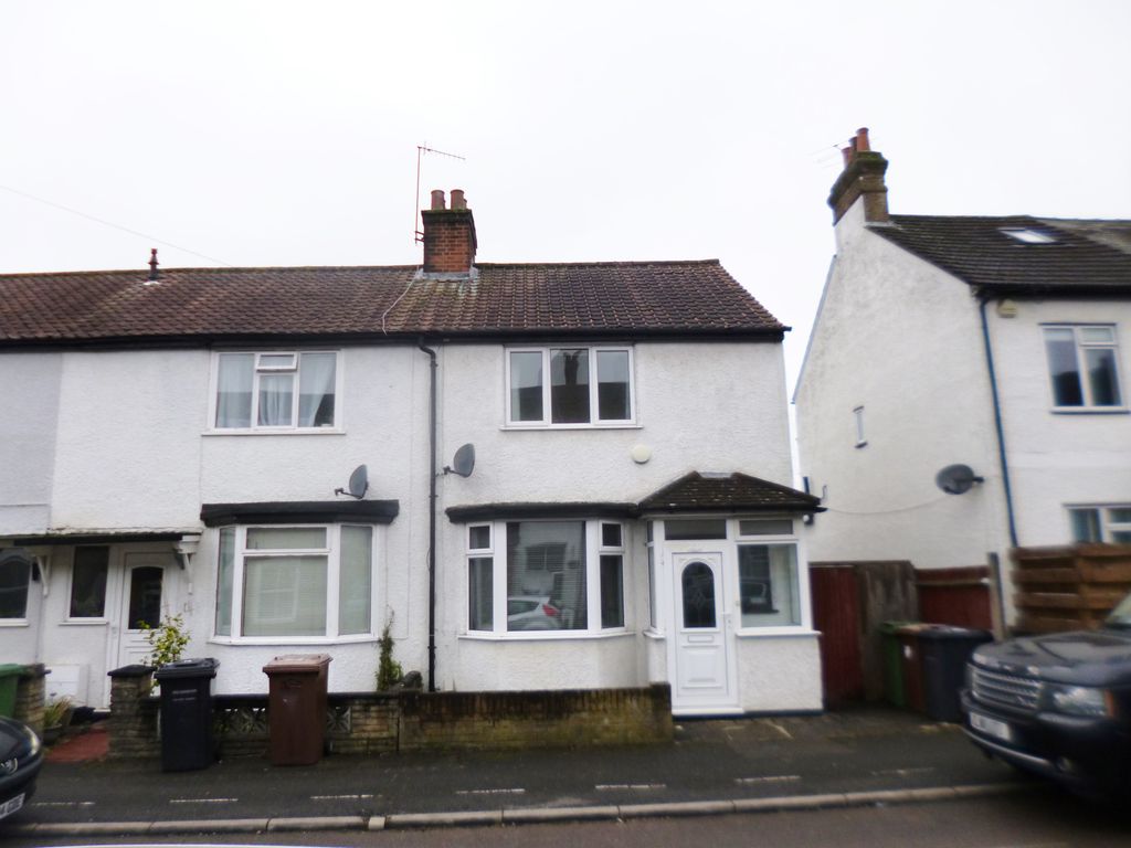 3 bed end terrace house for sale in Ashdon Road, Bushey WD23, £430,000
