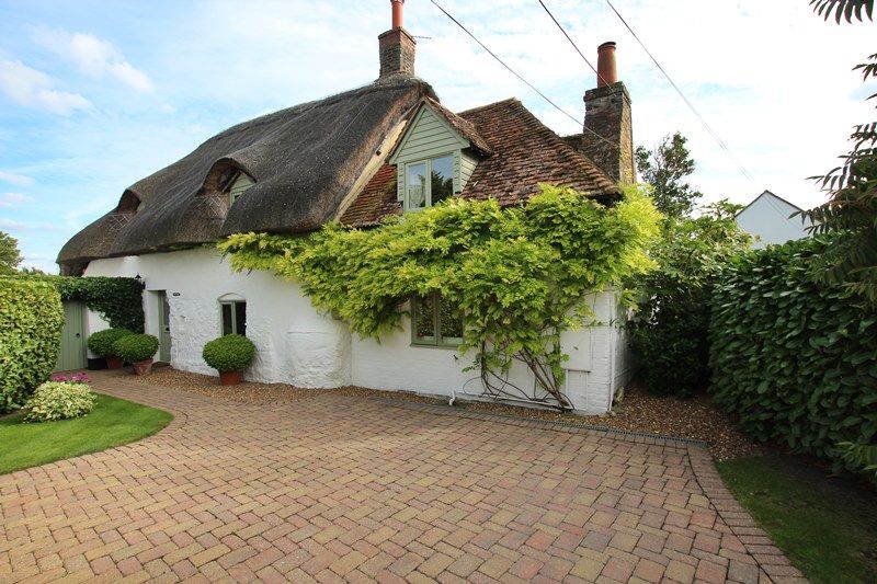3 bed property for sale in Mole End, Dinton HP17, £600,000
