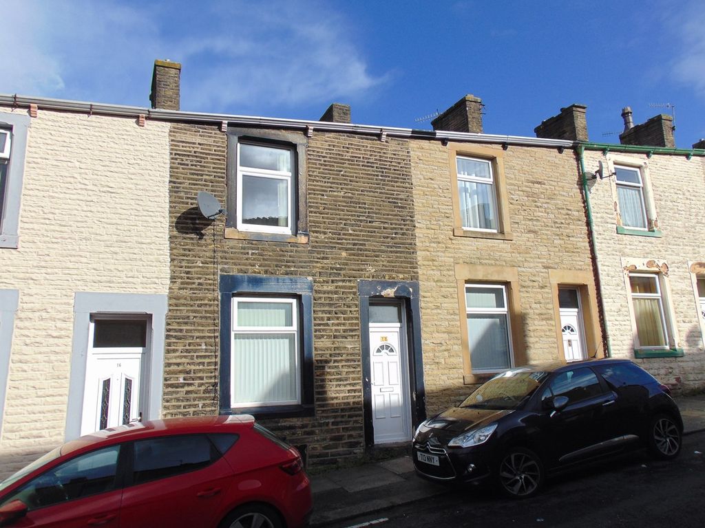 3 bed terraced house to rent in Commercial Street, Brierfield, Nelson BB9, £595 pcm