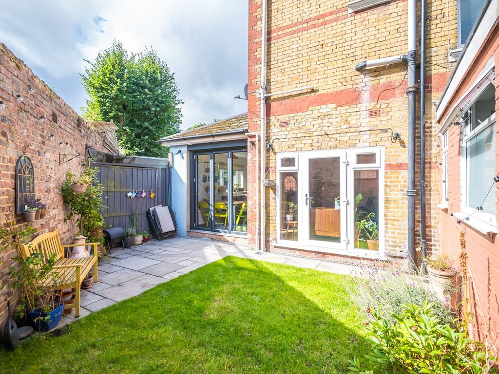 2 bed maisonette for sale in Woolstone Road, Forest Hill, London SE23, £500,000