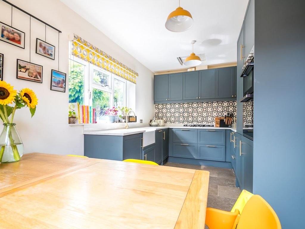 2 bed maisonette for sale in Woolstone Road, Forest Hill, London SE23, £500,000