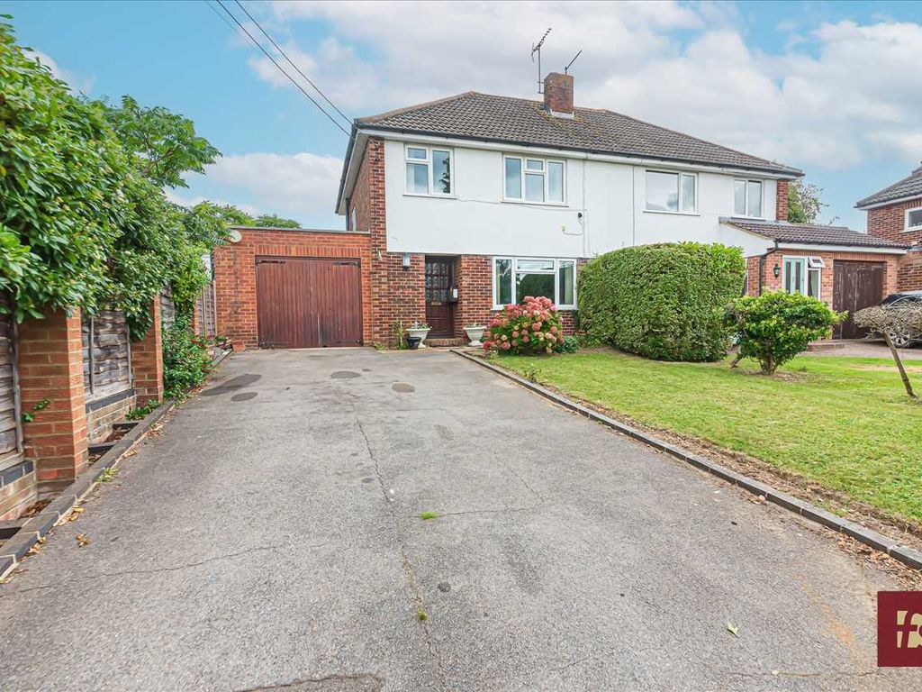 3 bed semi-detached house for sale in Hurst Road, Twyford, Reading RG10, £550,000