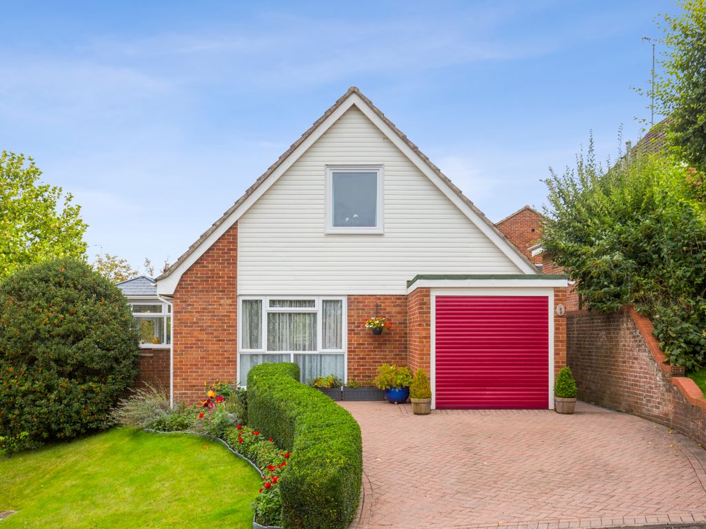 3 bed detached house for sale in Chantry Mead, Hungerford RG17, £435,000