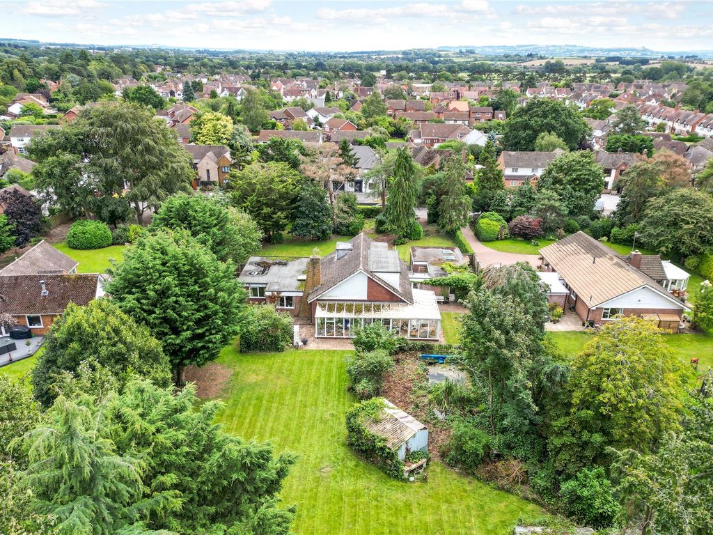 Land for sale in Quineys Road, Stratford-Upon-Avon CV37, £1,000,000