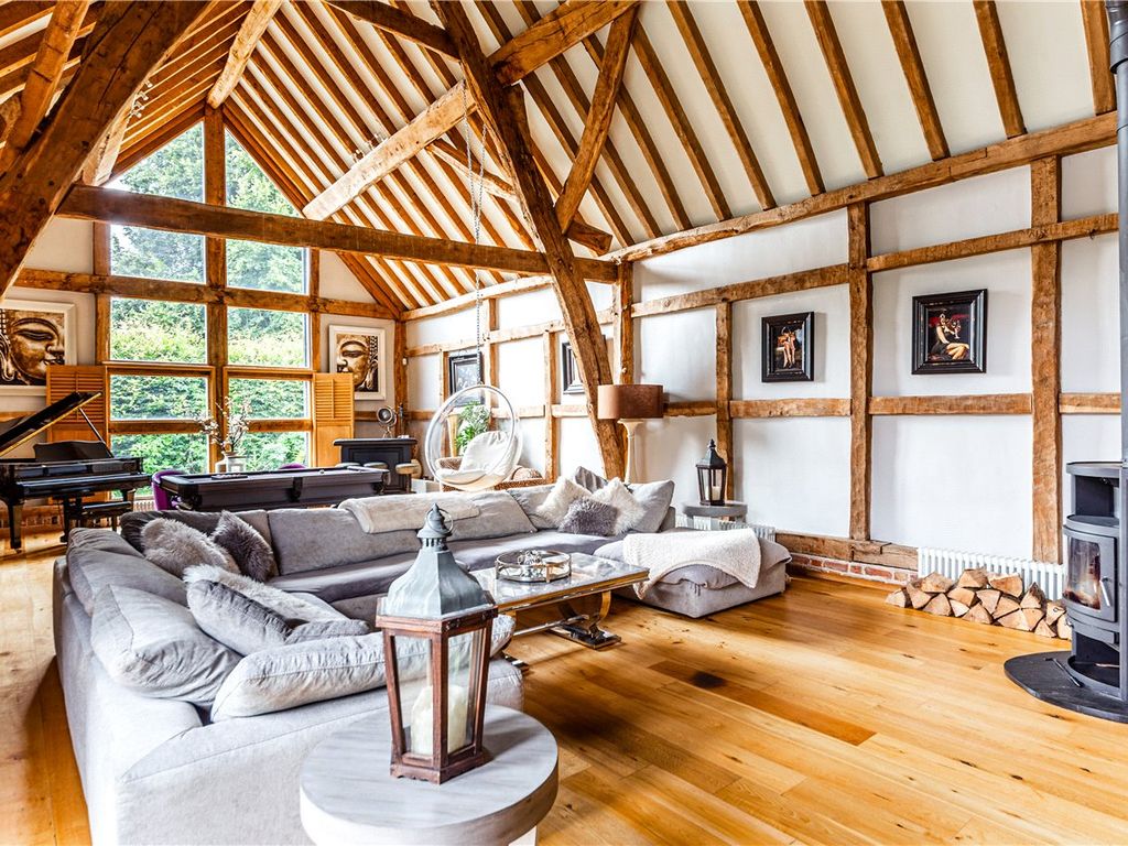 3 bed barn conversion for sale in Pipers Hill, Great Gaddesden, Hertfordshire HP1, £1,395,000