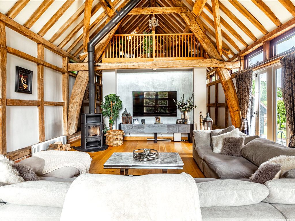 3 bed barn conversion for sale in Pipers Hill, Great Gaddesden, Hertfordshire HP1, £1,395,000