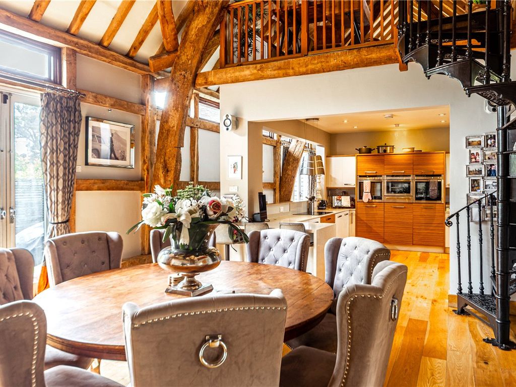 3 bed barn conversion for sale in Pipers Hill, Great Gaddesden, Hertfordshire HP1, £1,395,000