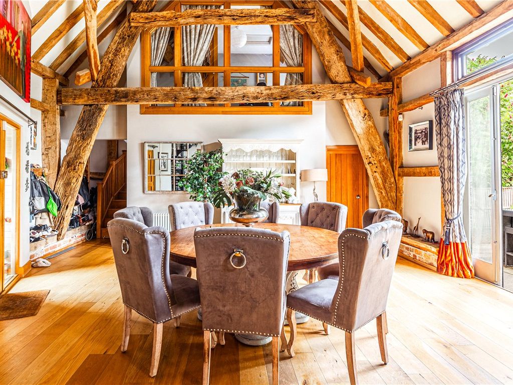 3 bed barn conversion for sale in Pipers Hill, Great Gaddesden, Hertfordshire HP1, £1,395,000