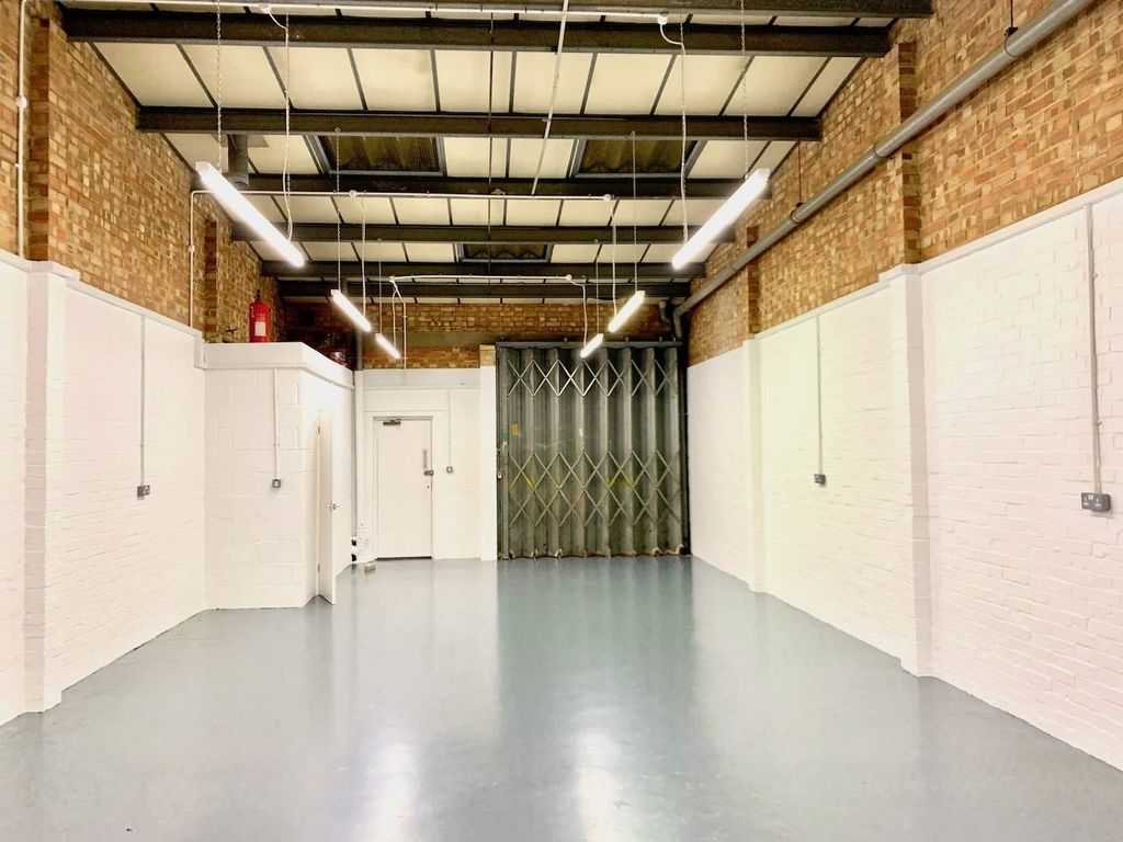 Warehouse to let in Unit 4, Barratt Industrial Park, West Norwood SE27, West Norwood,, £29,040 pa