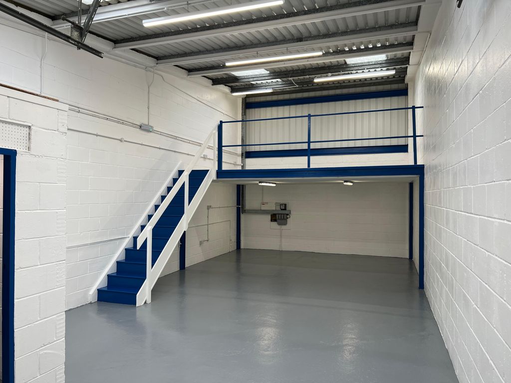 Warehouse to let in Unit 11, Canterbury Industrial Estate, Bermondsey SE15, Bermondsey,, £26,750 pa