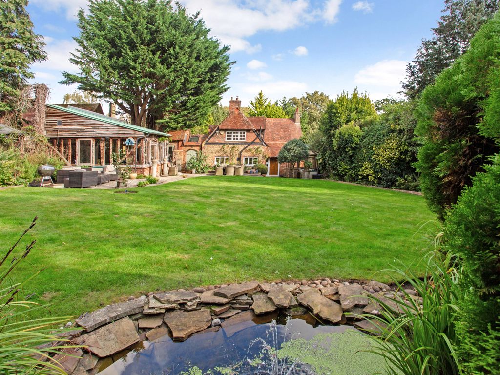 5 bed detached house for sale in Puttenham Heath Road, Guildford GU3, £1,500,000