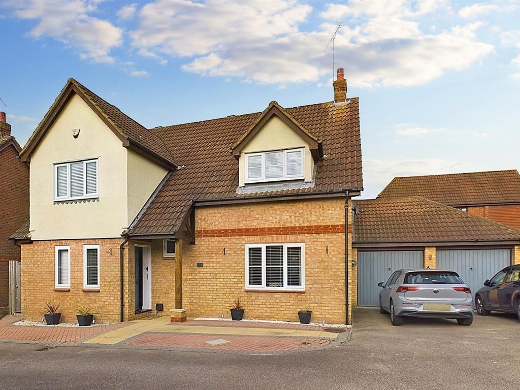 4 bed detached house for sale in Chapman Road, Maidenbower, Crawley RH10, £795,000
