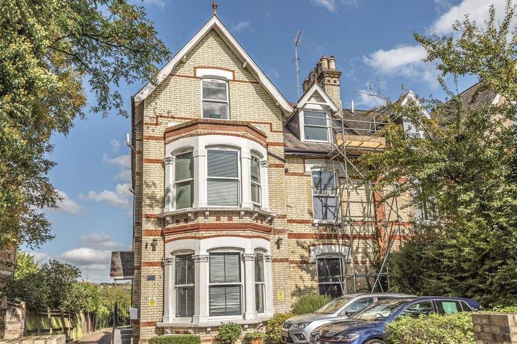 2 bed flat for sale in New Barnet, Barnet EN5, £450,000