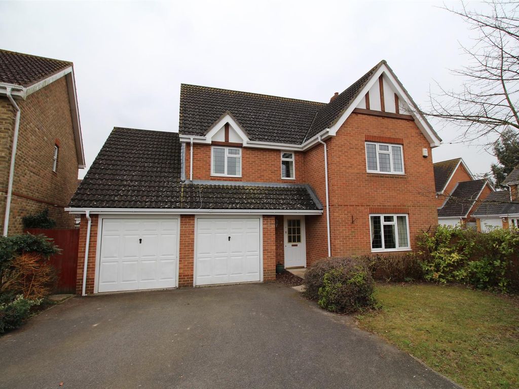 6 bed detached house to rent in Christopher Bushell Way, Kennington, Ashford TN24, £2,250 pcm