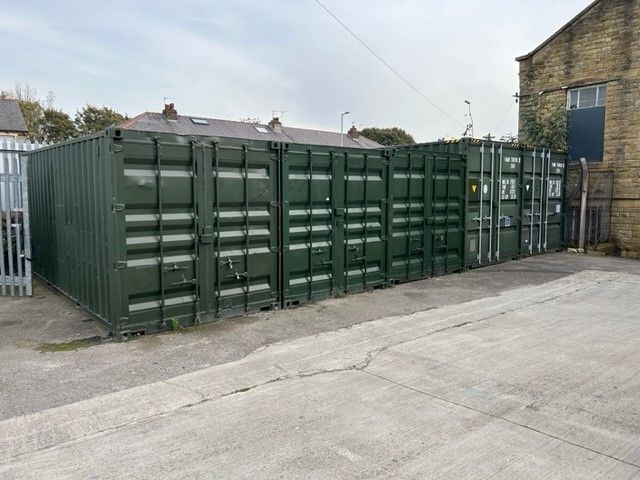 Industrial to let in Carr Bottom Road, Bradford BD5, £2,100 pa